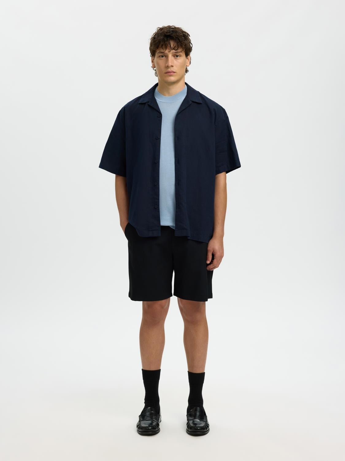 model_shot-front_full